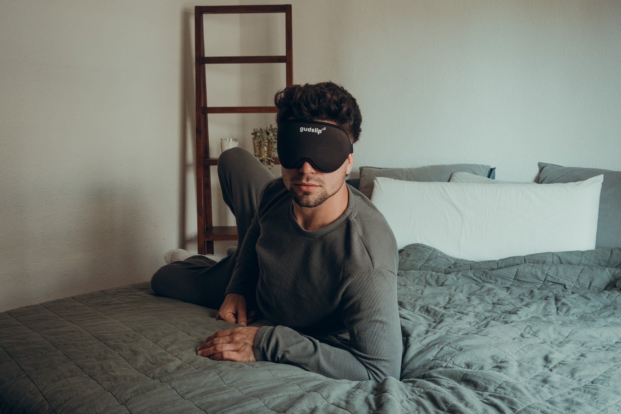 Il rumore o la luce mi svegliano